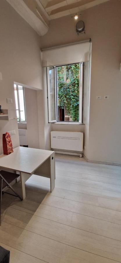 Savelli Apartment Old Town - Near Navona Place Roma Esterno foto